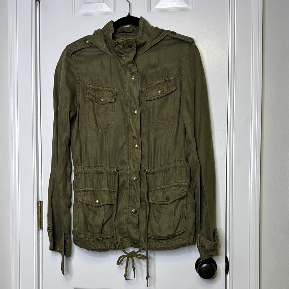 Max Jeans Green Utility Jacket with Sturdy Construction
